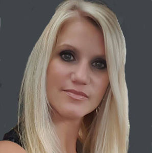 Meet your Posher, Angie